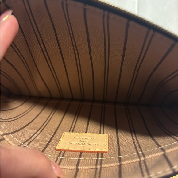 Louis Vuitton Authentic Neverfull GM beige pouch - Picture 6 of 6